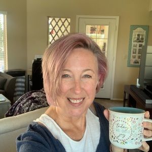 Meet your Posher, Daphne